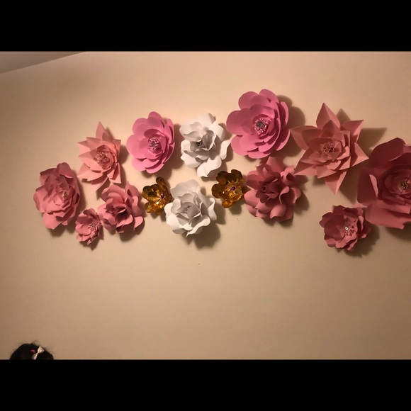 Paper flowers - Picture 3 of 4